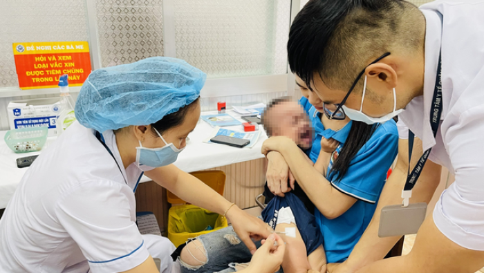 Vắc xin tay chân miệng sắp cấp phép tại Việt Nam hiệu quả ra sao?